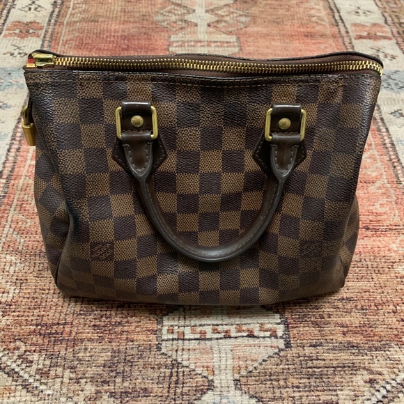 Louis Vuitton Handbags - Speedy Louis Vuitton Bag